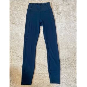 In Movement Lululemon Tight / Leggings